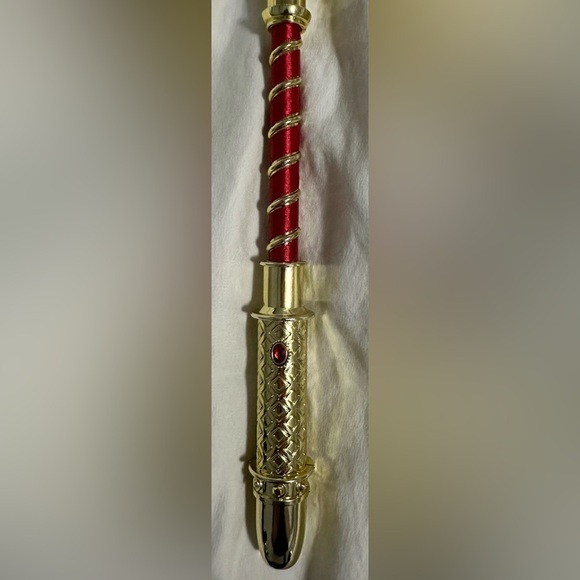 Disney: Belle Light-Up Wand - Picture 7 of 7